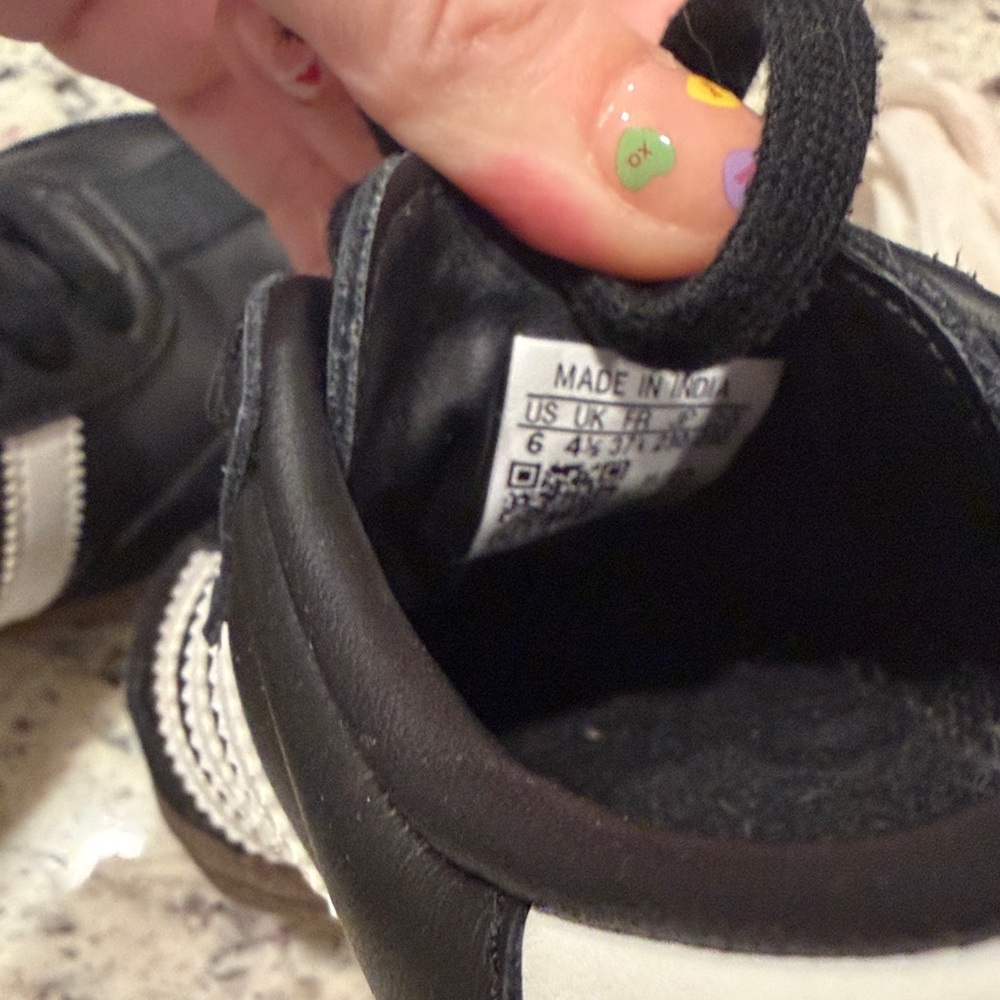 Adidas sambas Black and White Sneakers - Picture 4 of 4